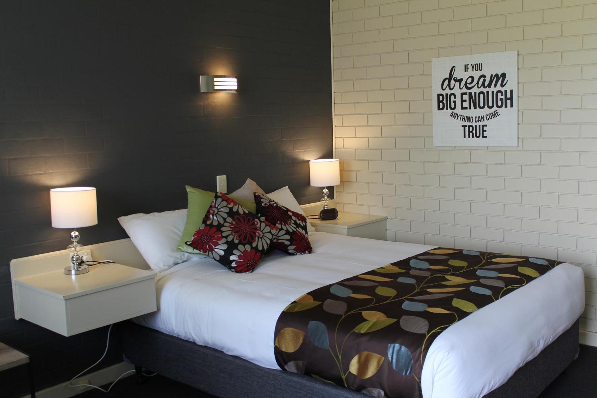 Sandpipers @ Millicent Room photo