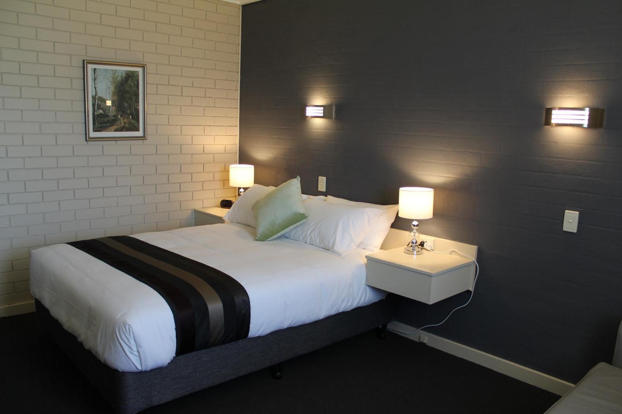 Sandpipers @ Millicent Room photo